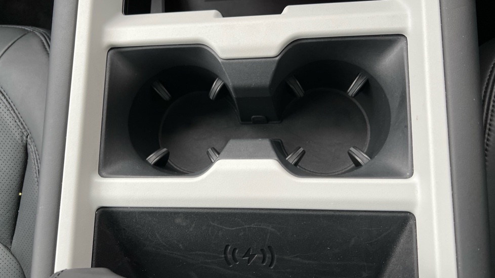 Used Land Rover Defender 2024 for sale - 77082538: Photo 47