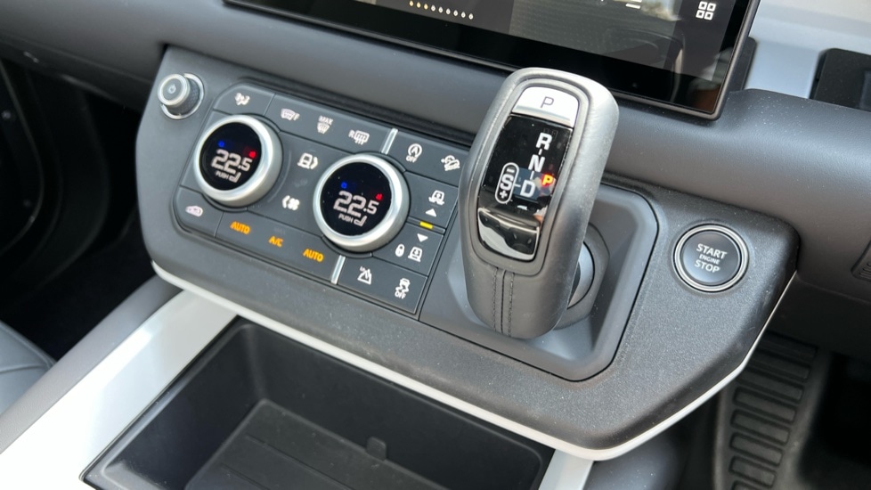 Used Land Rover Defender 2025 for sale - 76544458: Photo 13