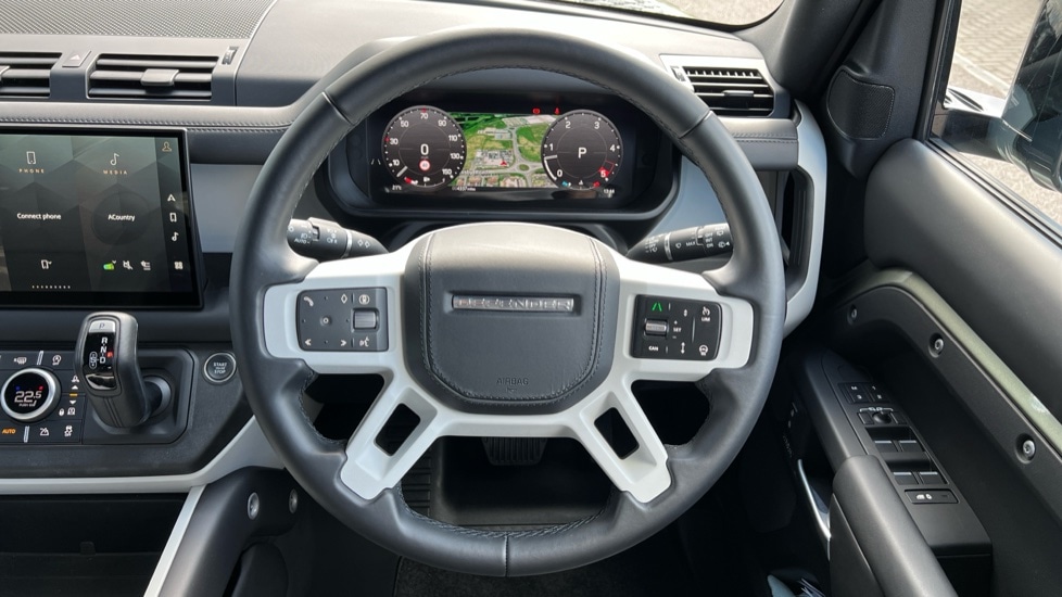 Used Land Rover Defender 2025 for sale - 76544458: Photo 15