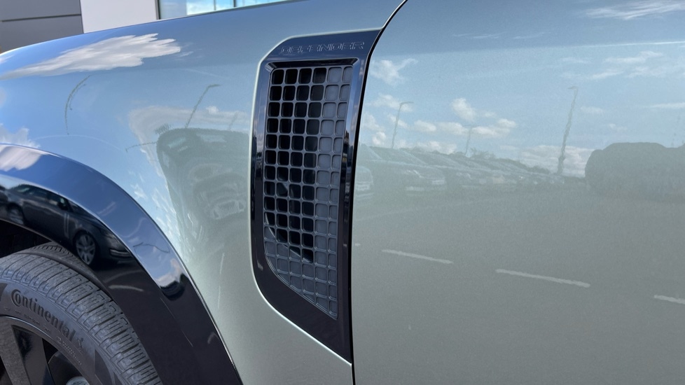 Used Land Rover Defender 2025 for sale - 76544458: Photo 20