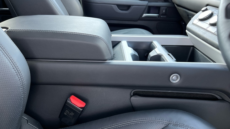 Used Land Rover Defender 2025 for sale - 76544458: Photo 22