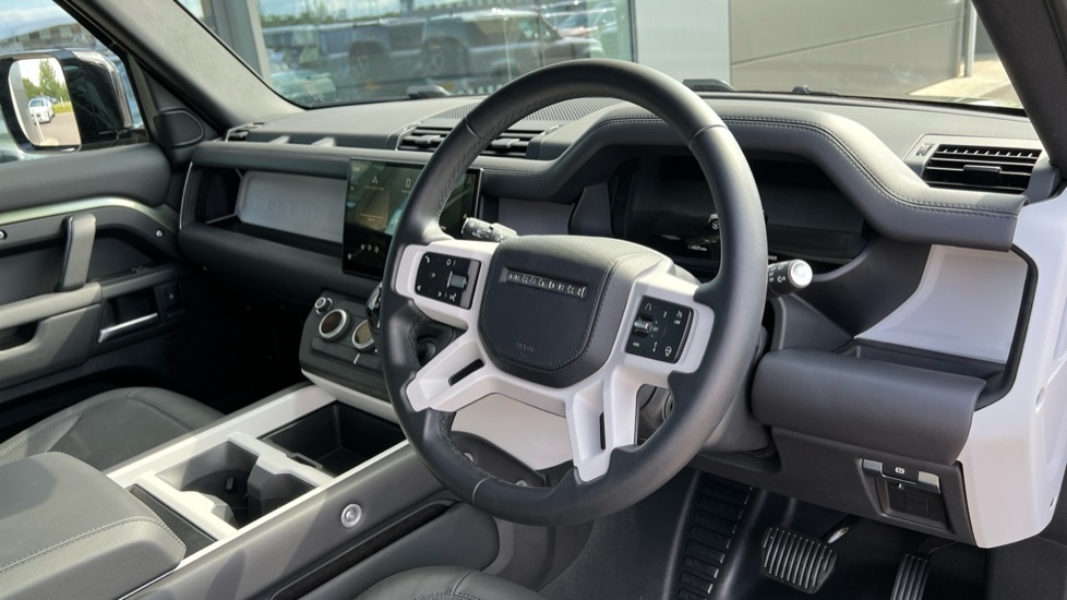 Used Land Rover Defender 2025 for sale - 76544458: Photo 28