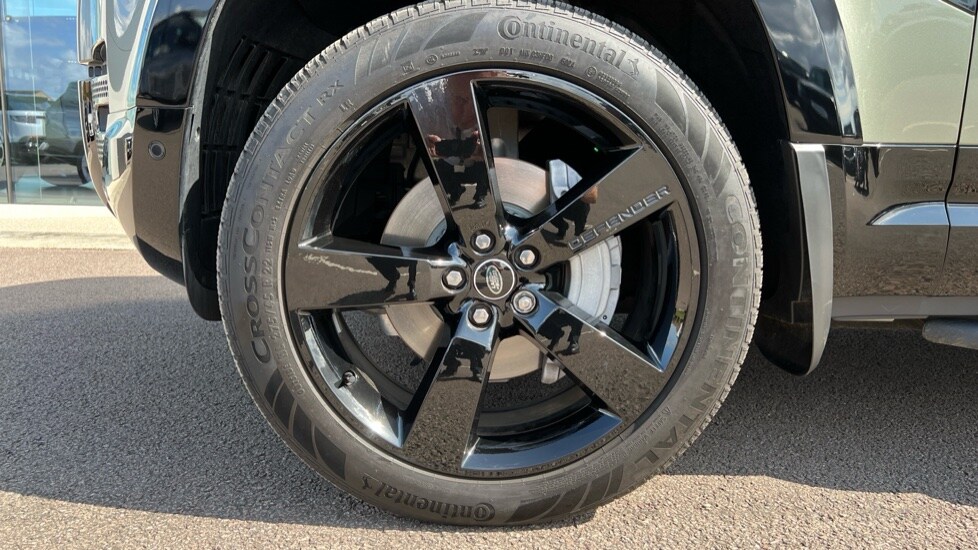 Used Land Rover Defender 2025 for sale - 76544458: Photo 32