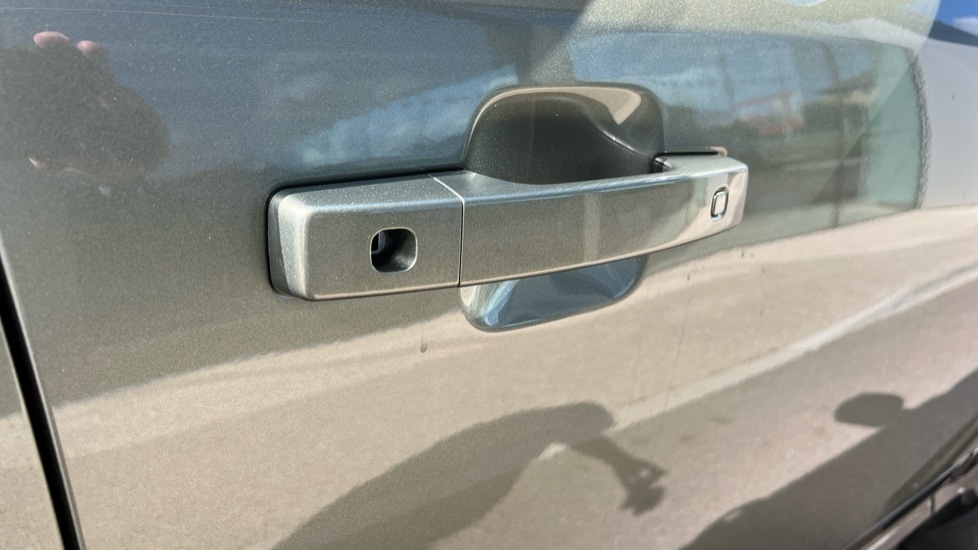 Used Land Rover Defender 2025 for sale - 76544458: Photo 51