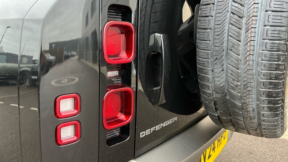 Used Land Rover Defender 2024 for sale - 77010283: Photo 19
