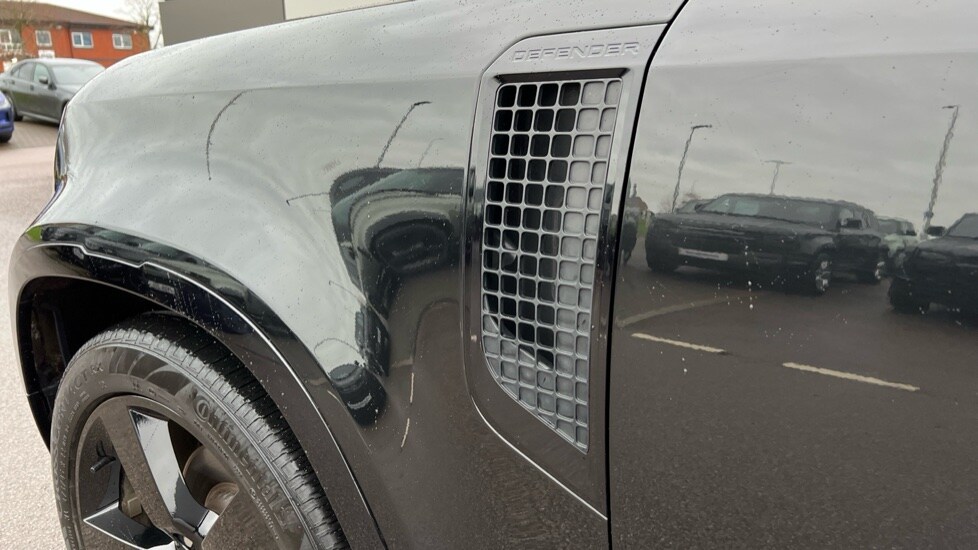 Used Land Rover Defender 2024 for sale - 77010283: Photo 20