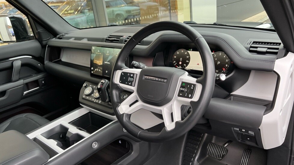 Used Land Rover Defender 2024 for sale - 77010283: Photo 28
