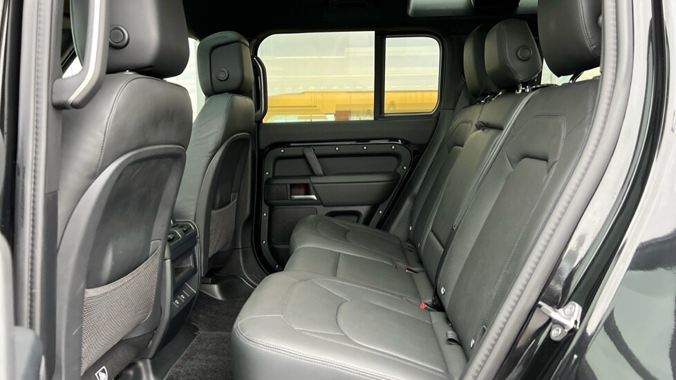 Used Land Rover Defender 2024 for sale - 77010283: Photo 4