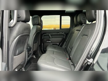 Used Land Rover Defender 2024 for sale - 77010283: Photo