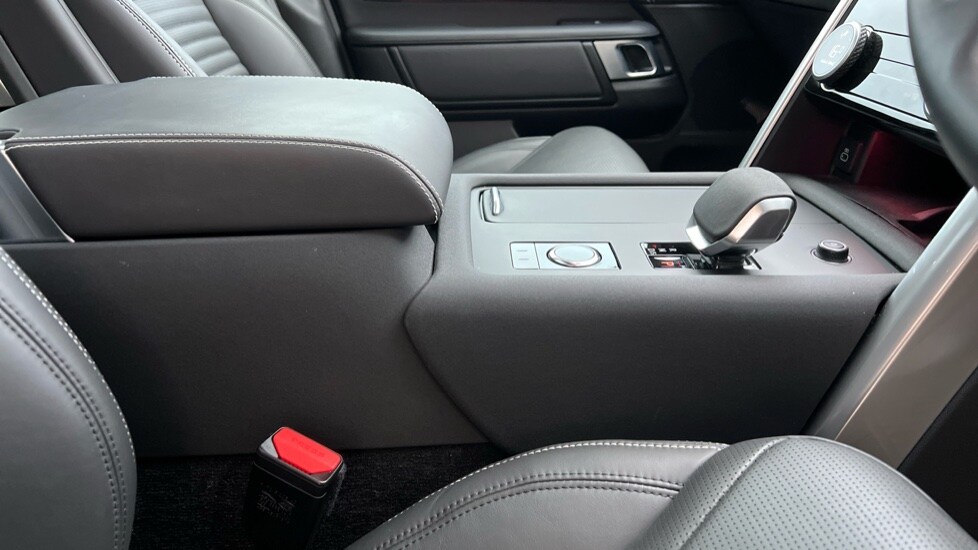 Used Land Rover Discovery 2025 for sale - 76872442: Photo 22
