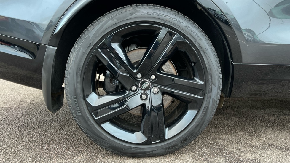 Used Land Rover Discovery 2025 for sale - 76872442: Photo 31