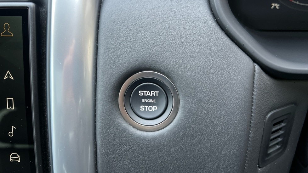 Used Land Rover Discovery 2025 for sale - 76872442: Photo 41