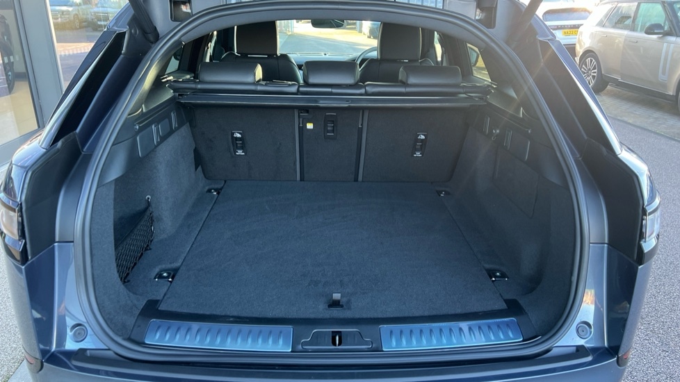 Used Land Rover Range Rover Velar 2023 for sale - 76589871: Photo 10