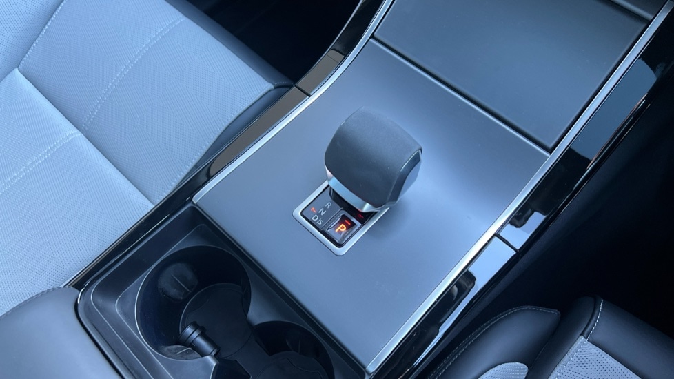 Used Land Rover Range Rover Velar 2023 for sale - 76589871: Photo 13