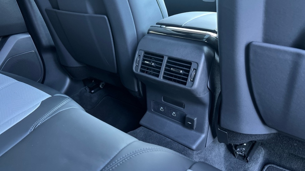 Used Land Rover Range Rover Velar 2023 for sale - 76589871: Photo 18