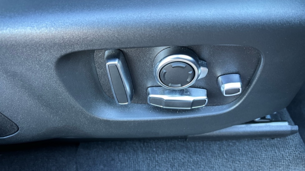 Used Land Rover Range Rover Velar 2023 for sale - 76589871: Photo 23