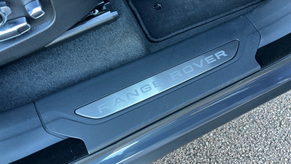 Used Land Rover Range Rover Velar 2023 for sale - 76589871: Photo 24