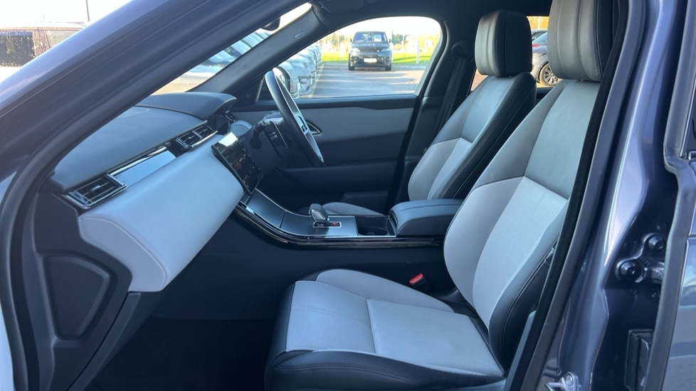 Used Land Rover Range Rover Velar 2023 for sale - 76589871: Photo 3