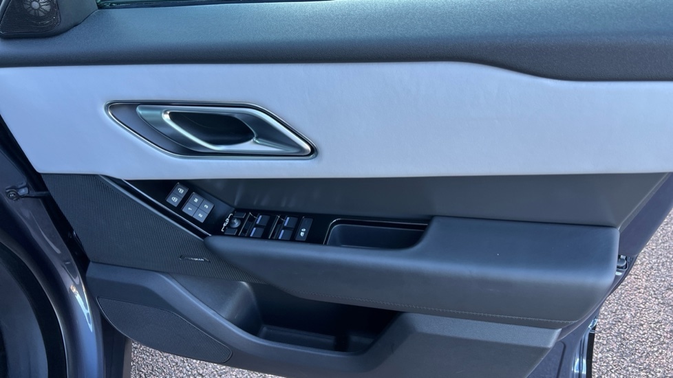 Used Land Rover Range Rover Velar 2023 for sale - 76589871: Photo 34