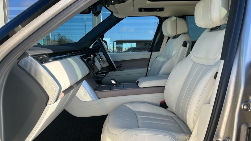 Used Land Rover Range Rover 2024 for sale - 76873806: Photo 3