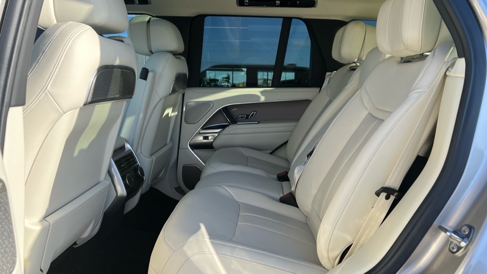Used Land Rover Range Rover 2024 for sale - 76873806: Photo 4