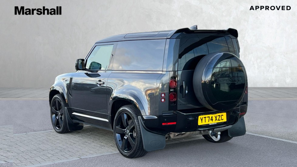 Used Land Rover Defender 2024 for sale - 76609707: Photo 2