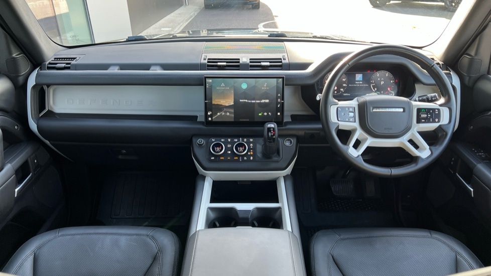 Used Land Rover Defender 2024 for sale - 76609707: Photo 9