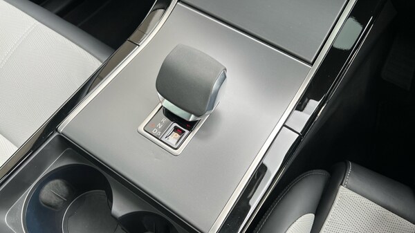 Used Land Rover Range Rover Velar 2024 for sale - 76018083: Photo 13