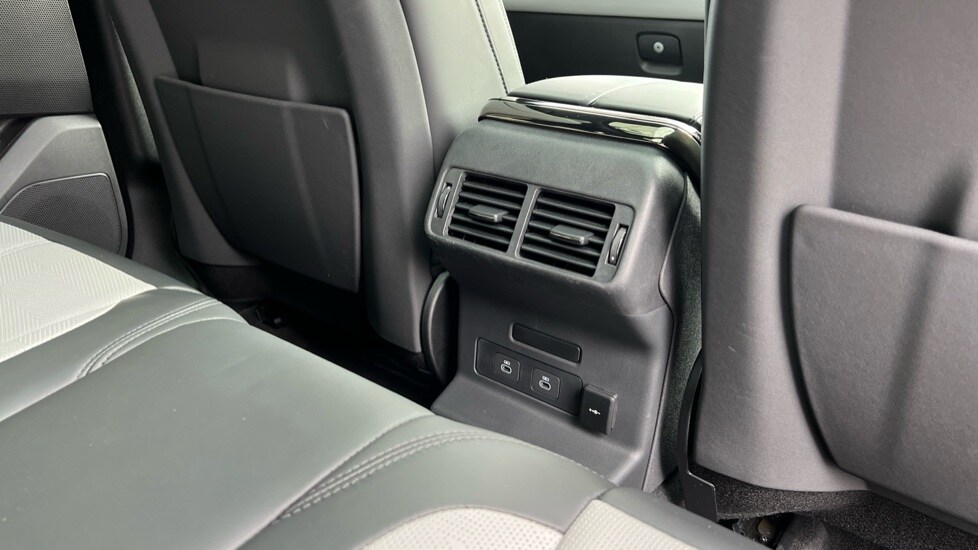 Used Land Rover Range Rover Velar 2024 for sale - 76018083: Photo 18