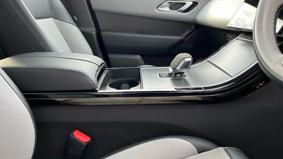Used Land Rover Range Rover Velar 2024 for sale - 76018083: Photo 22