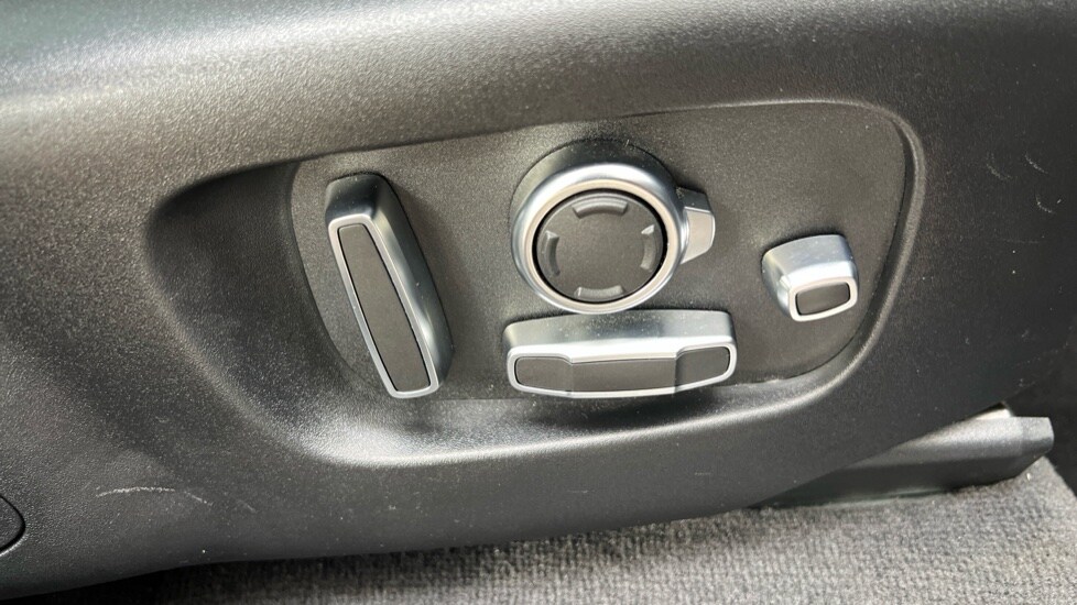 Used Land Rover Range Rover Velar 2024 for sale - 76018083: Photo 23