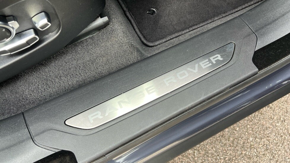 Used Land Rover Range Rover Velar 2024 for sale - 76018083: Photo 24