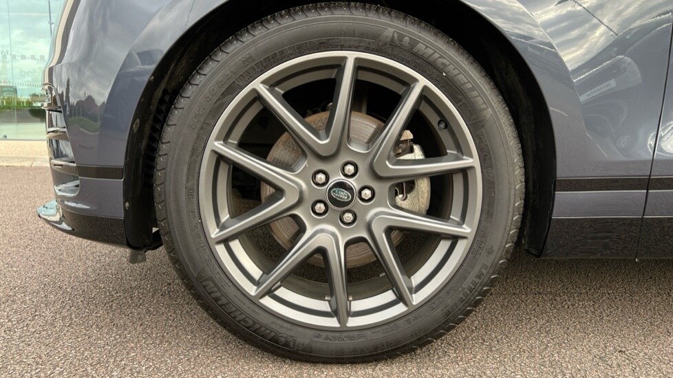 Used Land Rover Range Rover Velar 2024 for sale - 76018083: Photo 32