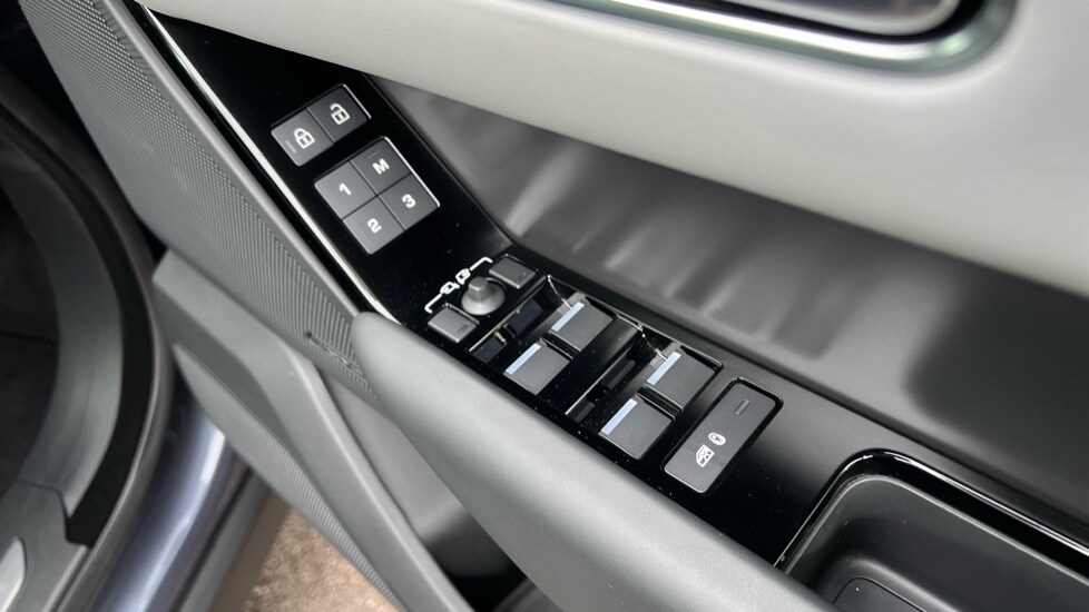 Used Land Rover Range Rover Velar 2024 for sale - 76018083: Photo 35