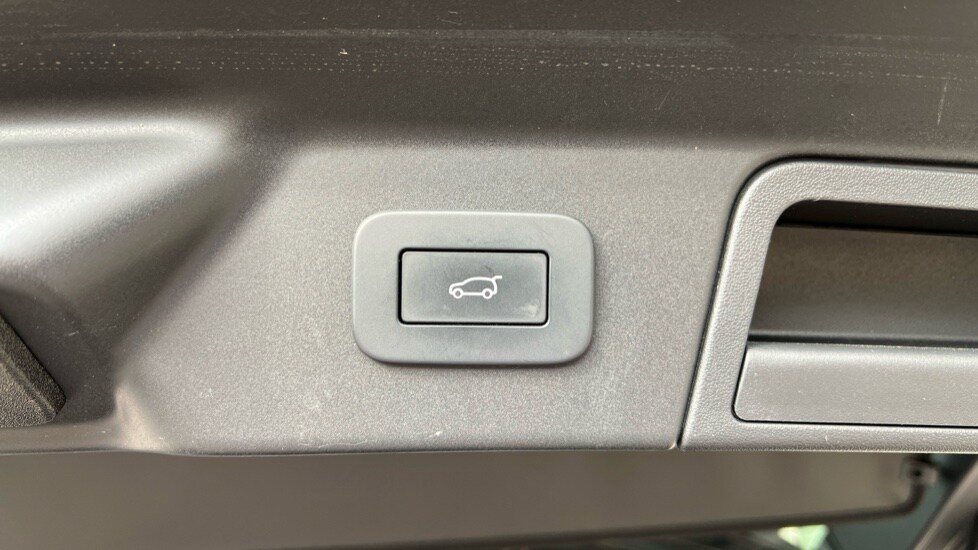 Used Land Rover Range Rover Velar 2024 for sale - 76018083: Photo 57