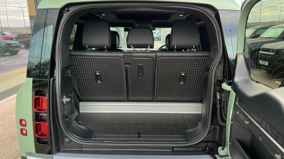 Used Land Rover Defender 2023 for sale - 76873795: Photo 10