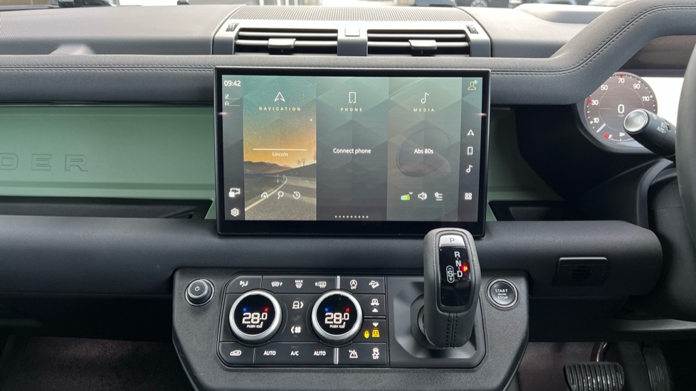 Used Land Rover Defender 2023 for sale - 76873795: Photo 14