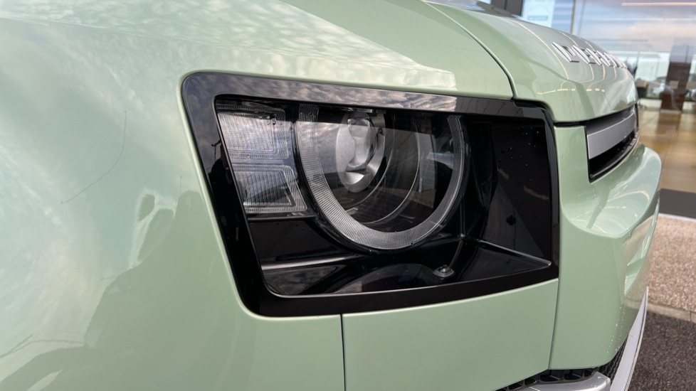 Used Land Rover Defender 2023 for sale - 76873795: Photo 17