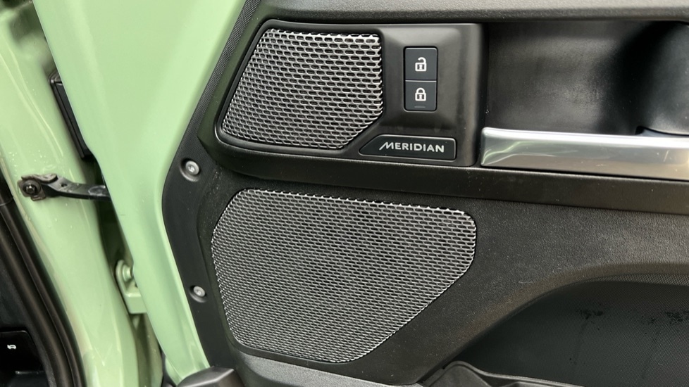 Used Land Rover Defender 2023 for sale - 76873795: Photo 35