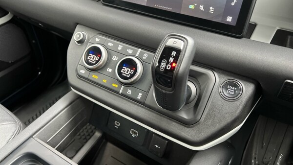Used Land Rover Defender 2023 for sale - 76161213: Photo 13