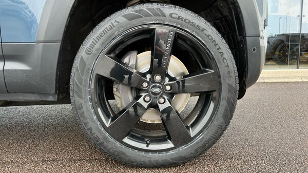 Used Land Rover Defender 2023 for sale - 76161213: Photo 8