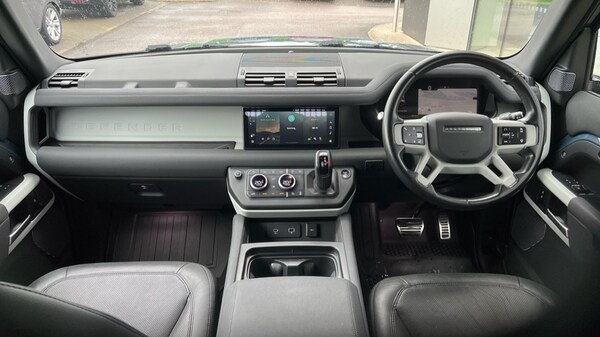 Used Land Rover Defender 2023 for sale - 76161213: Photo 9