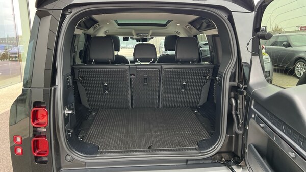Used Land Rover Defender 2022 for sale - 76311890: Photo 10