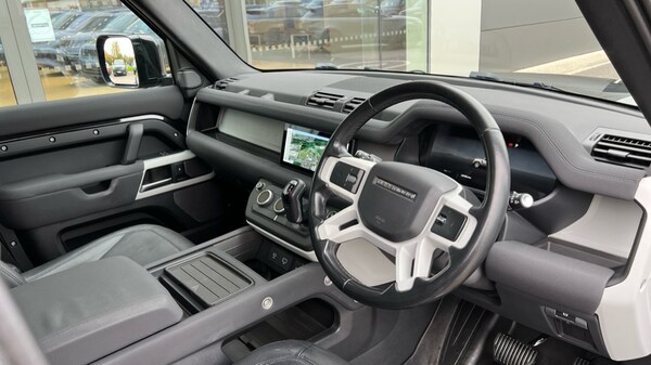 Used Land Rover Defender 2022 for sale - 76311890: Photo 28