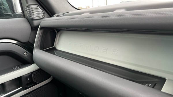 Used Land Rover Defender 2022 for sale - 76311890: Photo 35