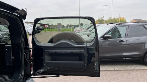 Used Land Rover Defender 2022 for sale - 76311890: Photo 36