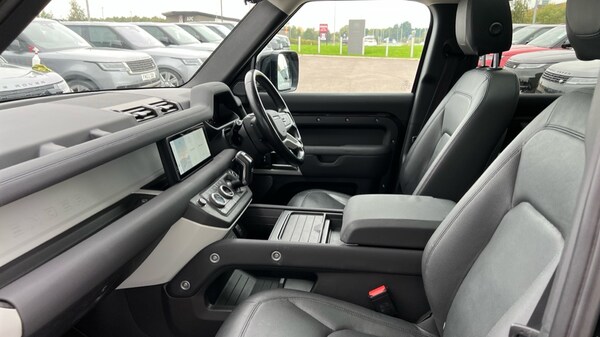 Used Land Rover Defender 2022 for sale - 76311890: Photo 3