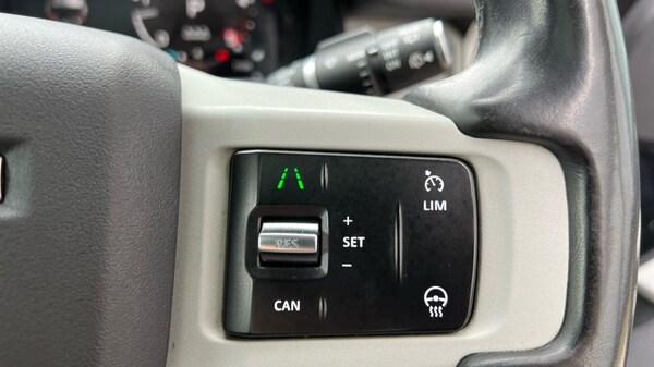 Used Land Rover Defender 2022 for sale - 76311890: Photo 46