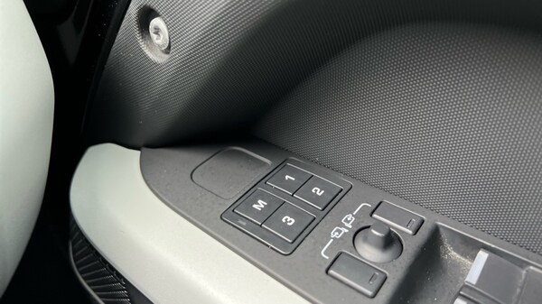 Used Land Rover Defender 2022 for sale - 76311890: Photo 48