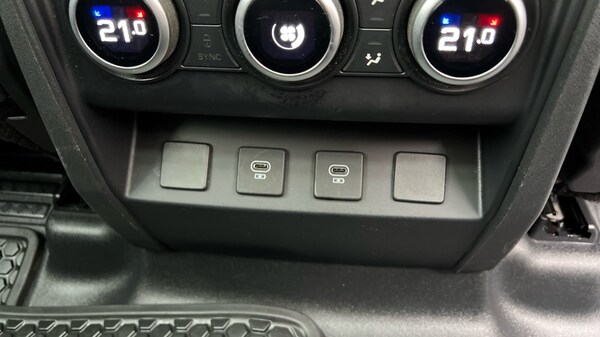 Used Land Rover Defender 2022 for sale - 76311890: Photo 55